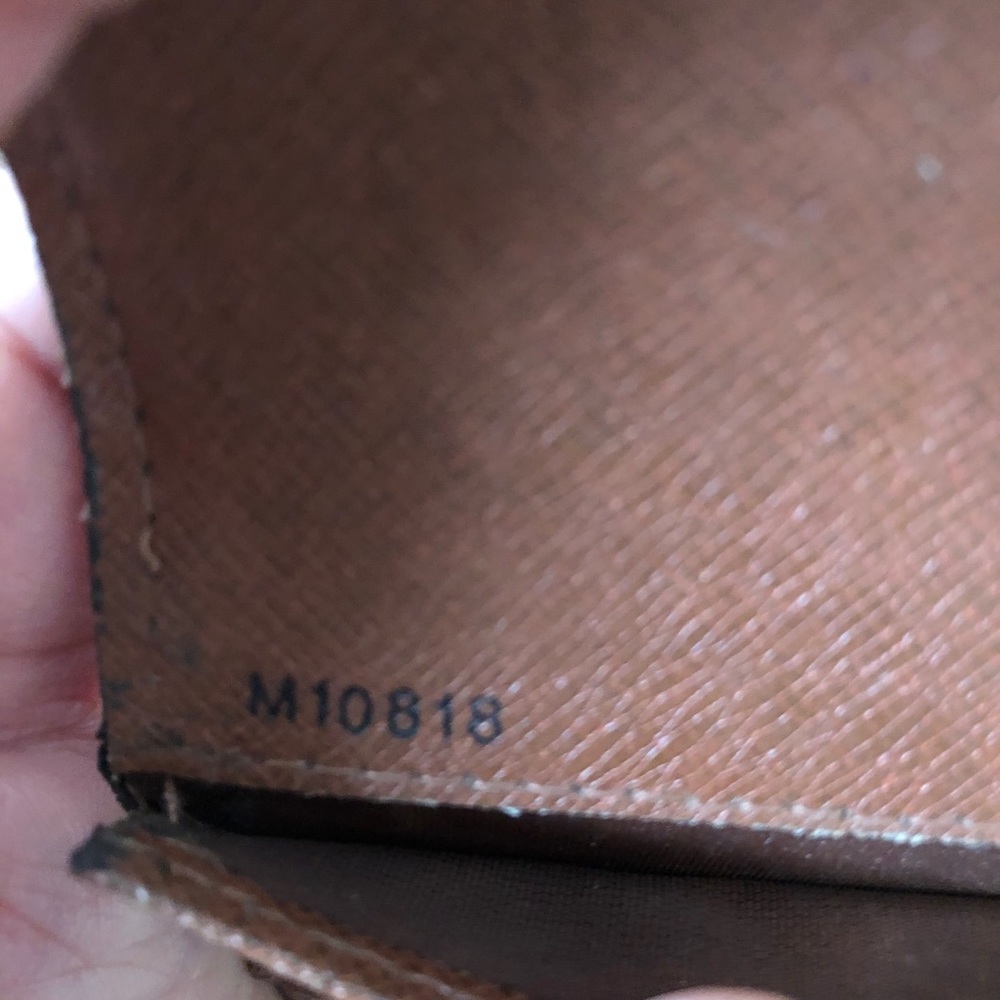 Louis Vuitton Wallet - Picture 2 of 6